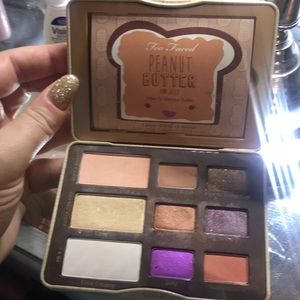 Two faced peanut butter and jelly palette !